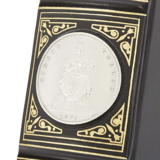 Подарункове видання "Техніка банківської справи" із декором металевим посрібленим талером 1871 р. (репліка)