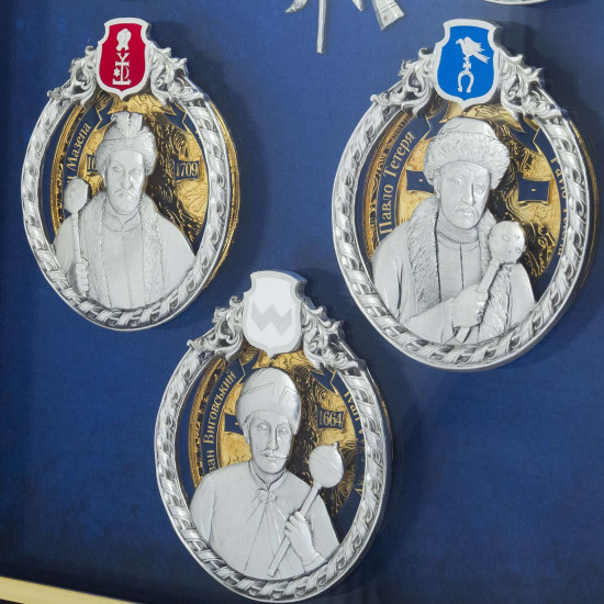 Історичний подарунок "Гетьмани України" (мідь, сріблення, позолота, емалі)