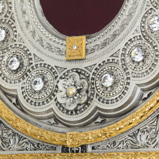 Біблія з інкрустацією