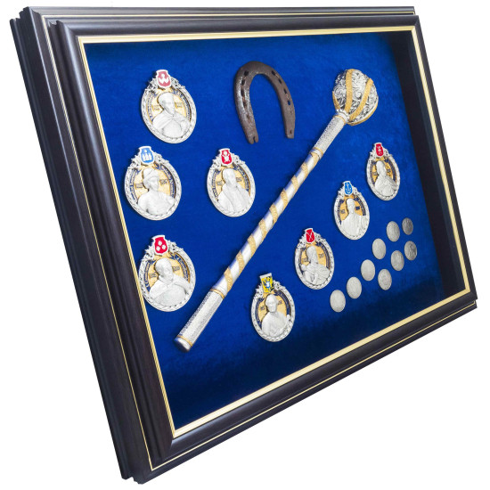 Подарунок "Гетьманська Україна" з історичною реконструкцією булави та металевими медалями з портретами гетьманів (сріблення, позолота, емалі)