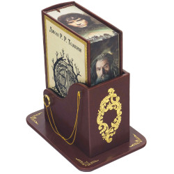 Подарункове видання "Повна исторія Середзем'я" Дж. P. P. Толкіна у футлярі, оздобленому позолоченим перснем на ланцюжку