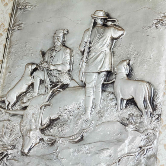 Металеве посріблене панно "Мисливці на відпочинку"